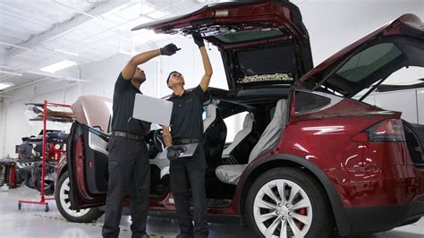 Nov 16, 2023 The estimated total pay for a Automotive Technician at Tesla is 59,739 per year. . Tesla technician